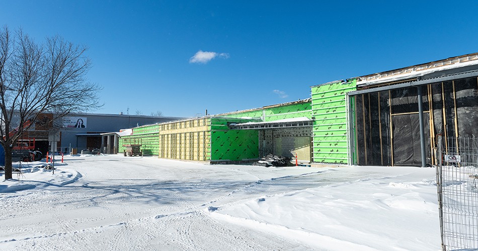 Travaux sur la façade extérieure de l'aréna