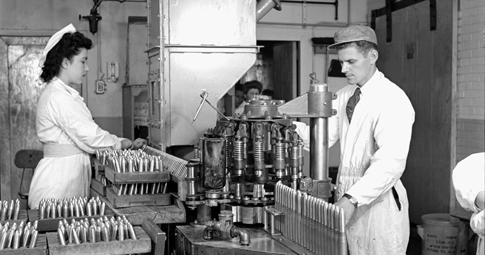 Deux ouvriers de l'usine de remplissage de munitions du Plan Bouchard